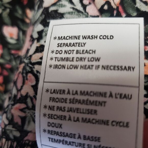 BB DAKOTA BY STEVE MADDEN Flutter Sleeve Floral Blouse - Picture 8 of 8